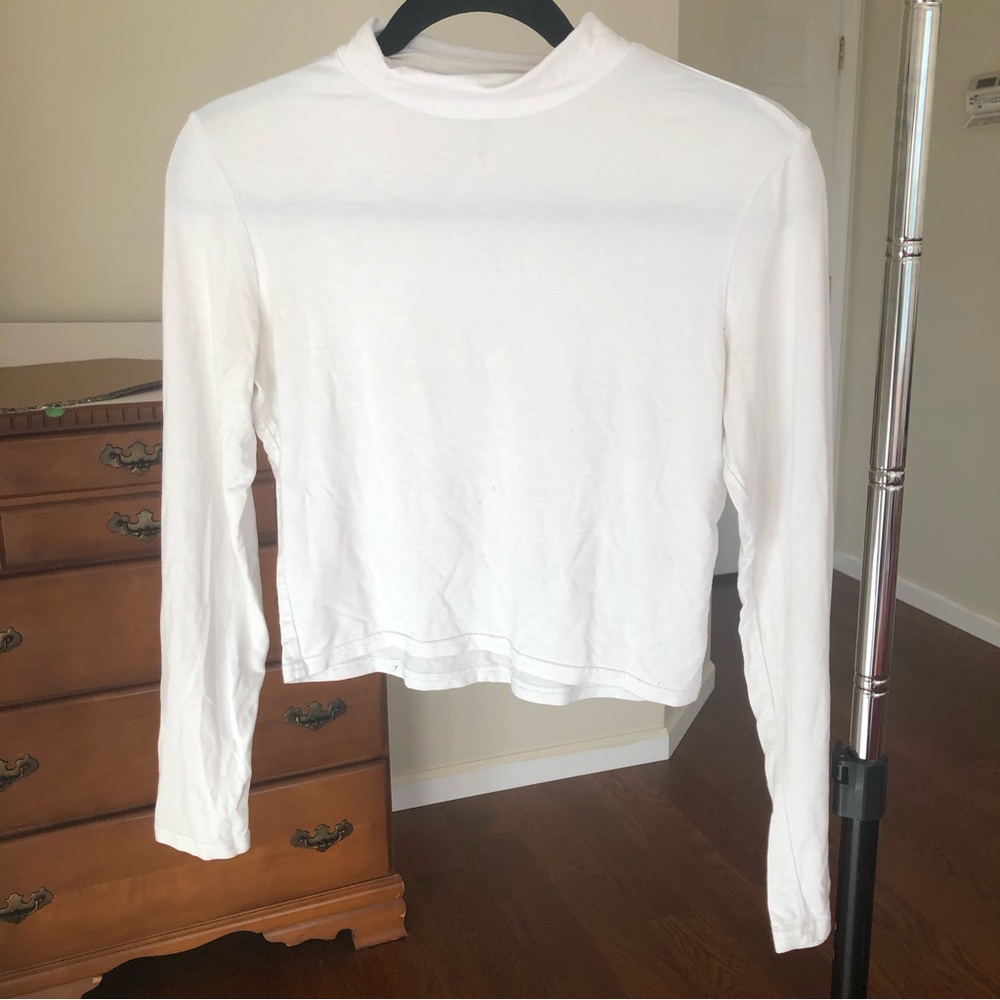 Basic Plain White cropped long sleeve Mockneck tee